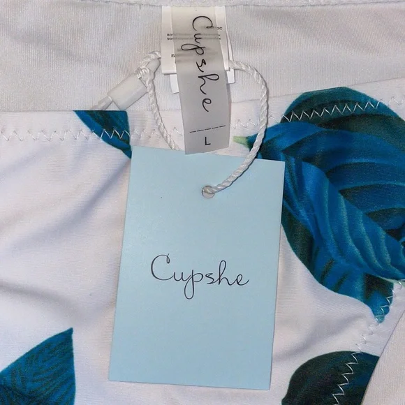 New.  CUPSHE BIKINI.  Size Large.  Top fits B cup. - Picture 2 of 5